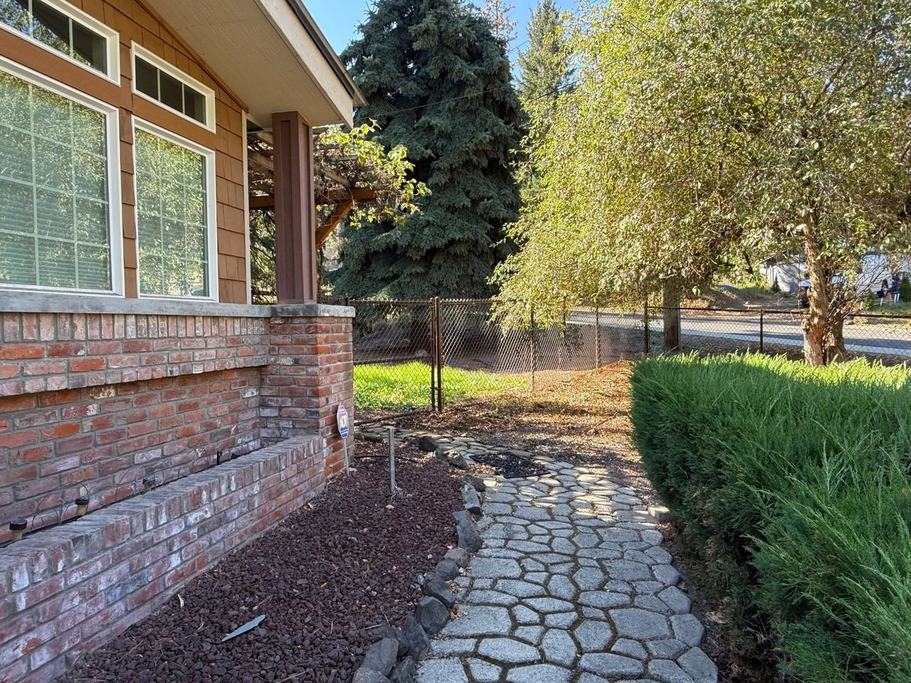 1415 S Milton St - Photo 3 of 22