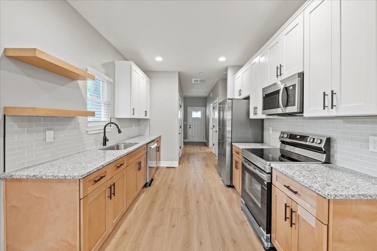 617 W 39th St - Photo 4 of 16