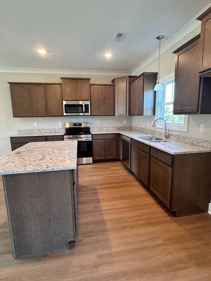 2726 Farmhouse Dr - Photo 7 of 23