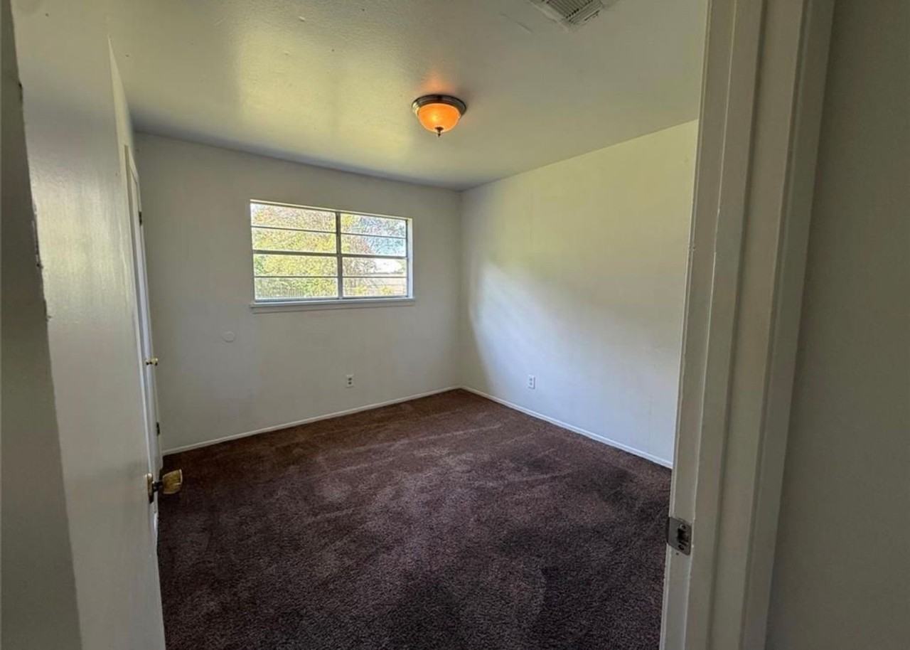 4809 Sullivan St - Photo 6 of 13