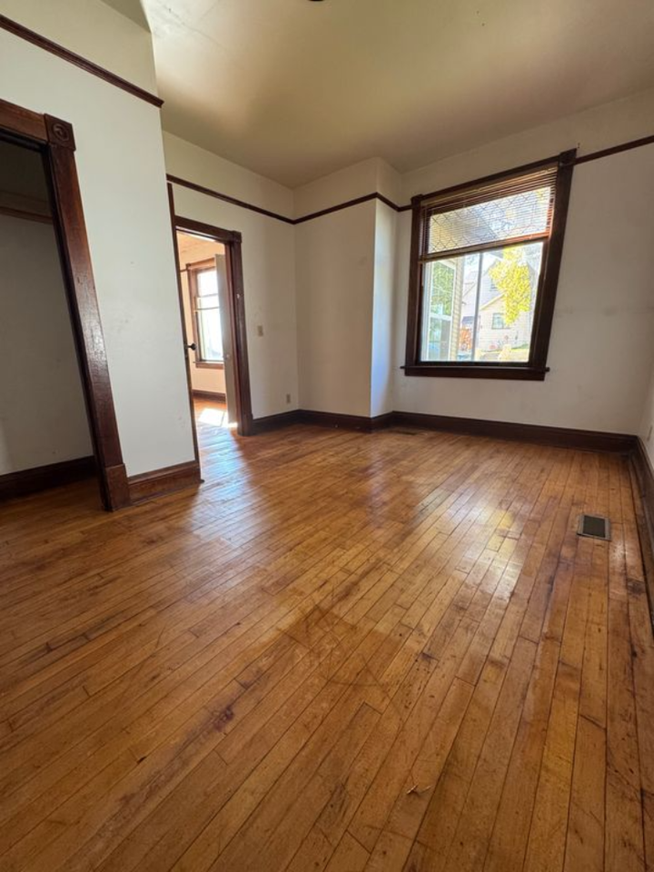 108 New York Ave W #1 - Photo 3 of 7