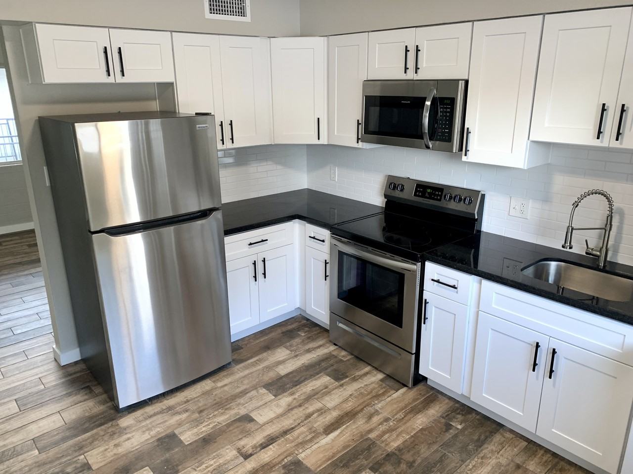 5024 E Thomas Rd #32 - Photo 3 of 27