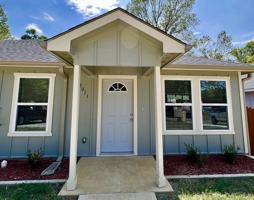 featured image of 2011 E Devine St #NA