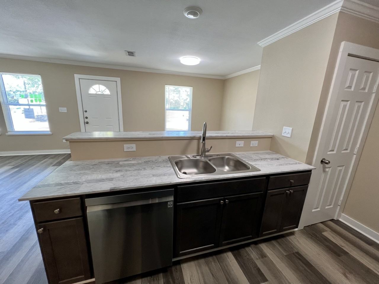 2011 Devine Street #NA - Photo 3 of 9