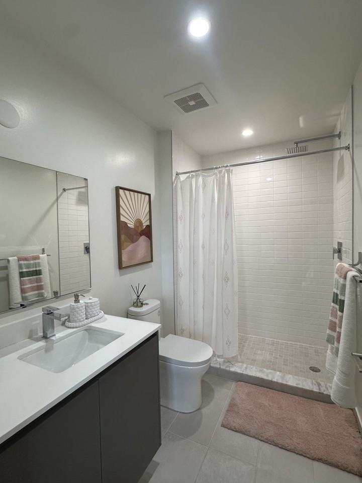 3701 N Dixie Hwy #303 - Photo 4 of 8