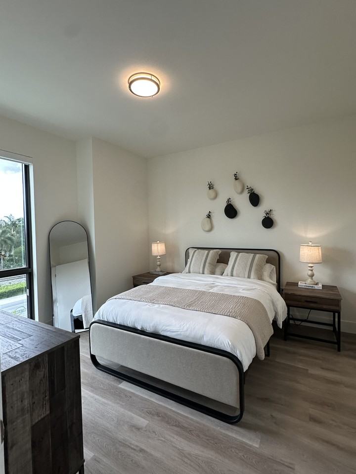 3701 N Dixie Hwy #303 - Photo 5 of 8