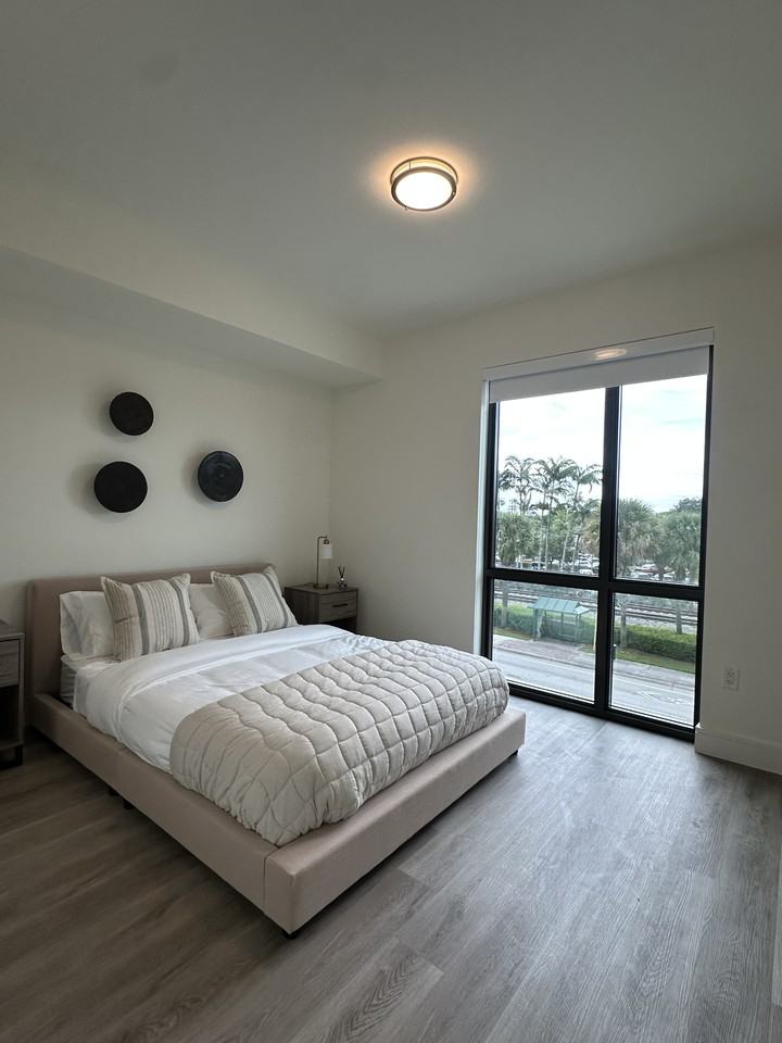 3701 N Dixie Hwy #303 - Photo 7 of 8