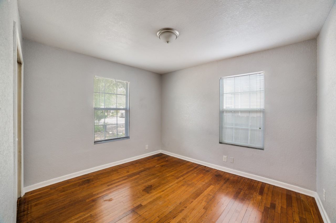 114 Oxford Dr #NA - Photo 6 of 11