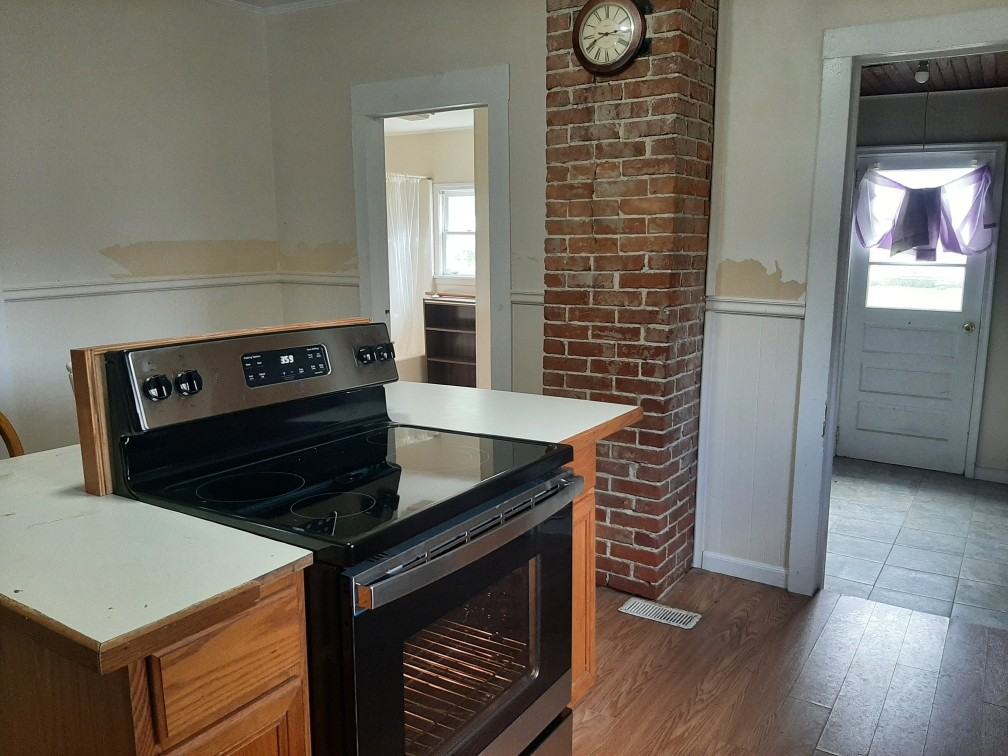 302 E 2nd St #NA - Photo 3 of 4