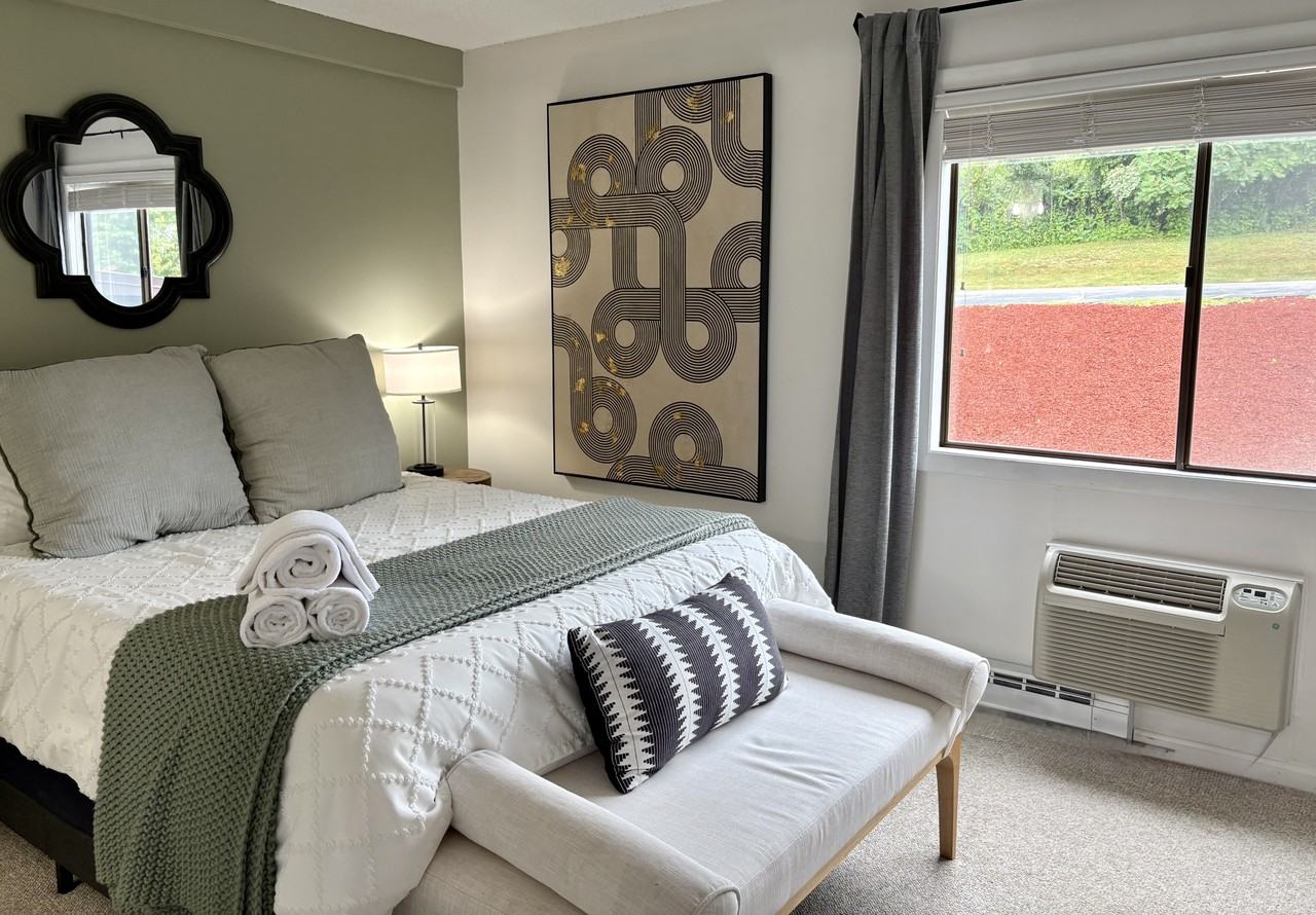 144 Treetop Cir #825 - Photo 4 of 12