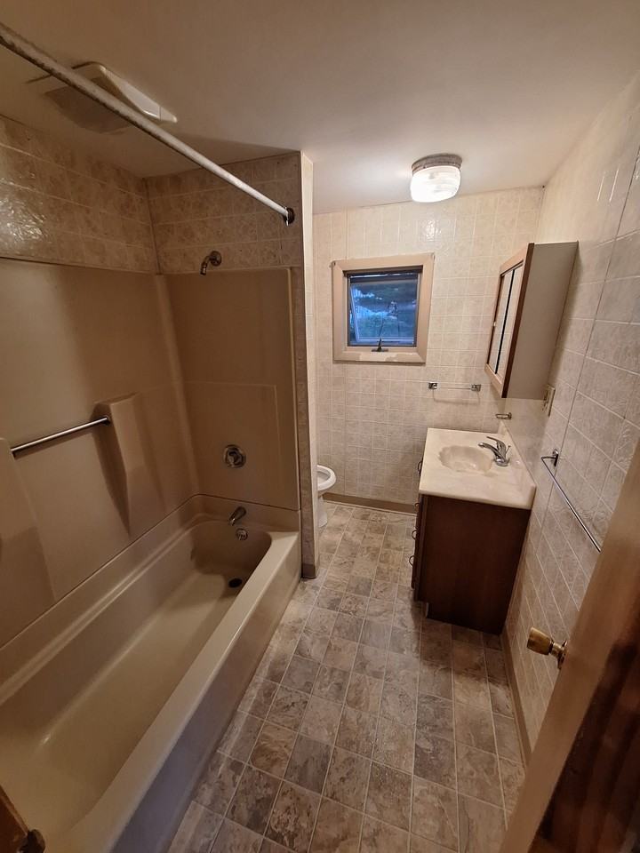 232 Sterry St #2 - Photo 3 of 11