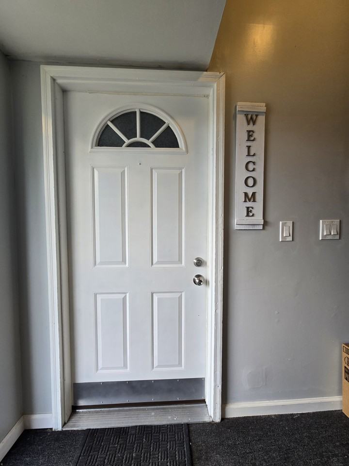 139 East Ave #1 - Photo 2 of 21