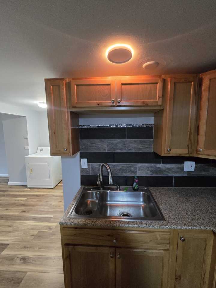 139 East Ave #1 - Photo 3 of 21