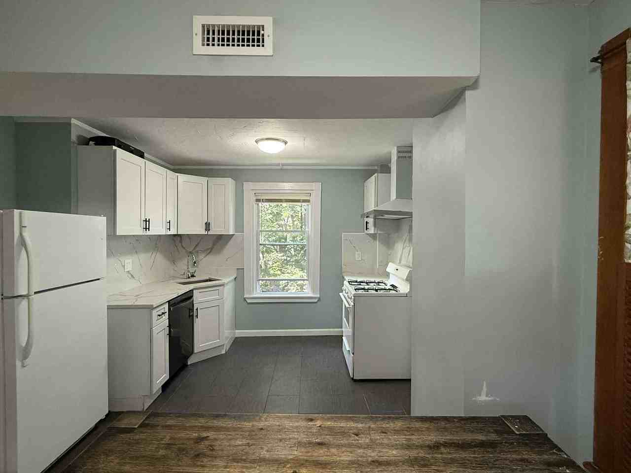 452 Gallivan Blvd #NA - Photo 5 of 12
