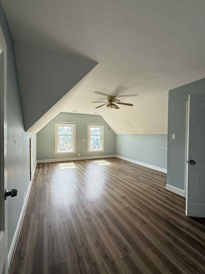 452 Gallivan Blvd #NA - Photo 6 of 12