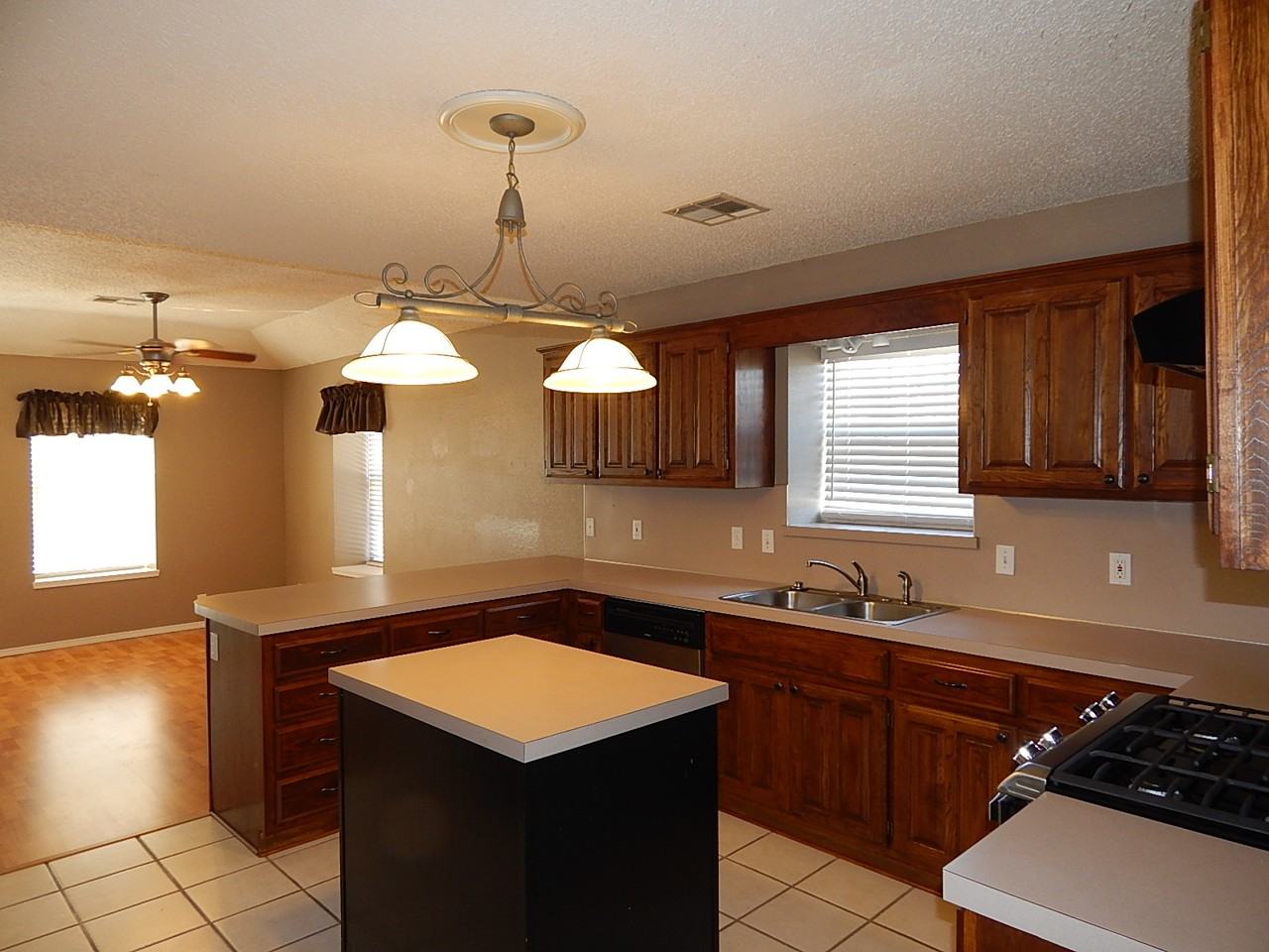 2409 W Natchez St - Photo 2 of 20