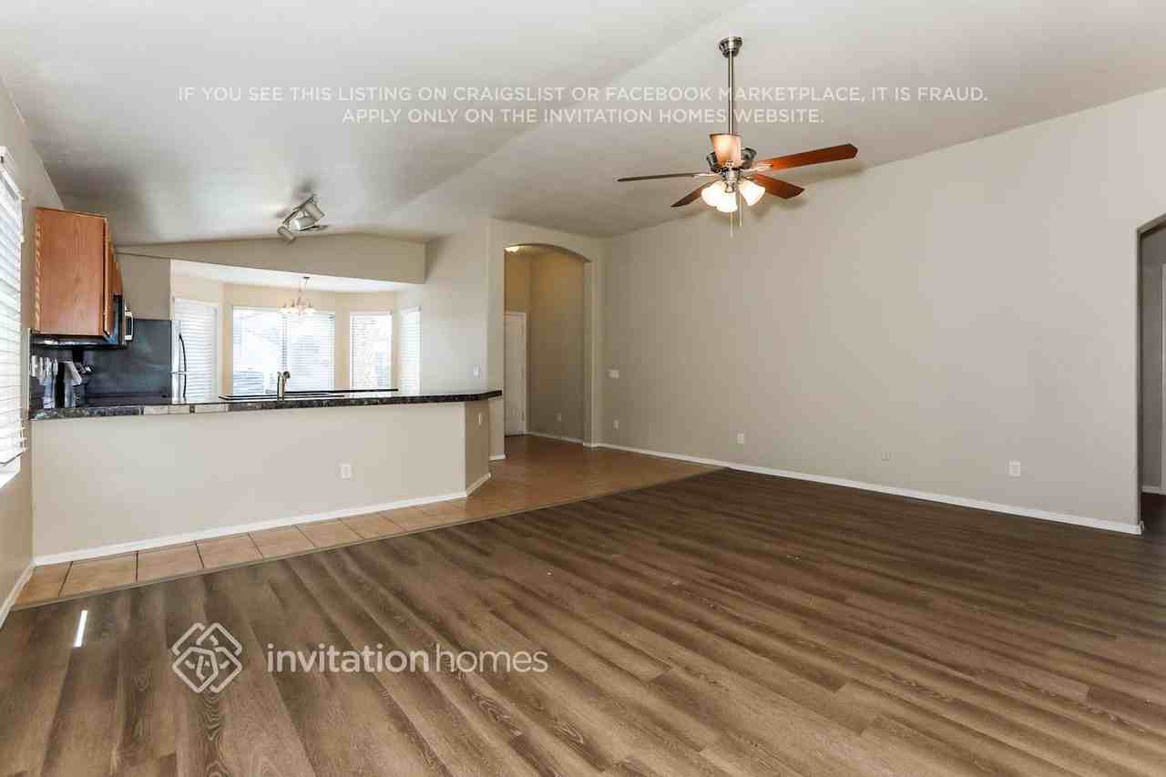 500 E Kent Ave - Photo 4 of 17