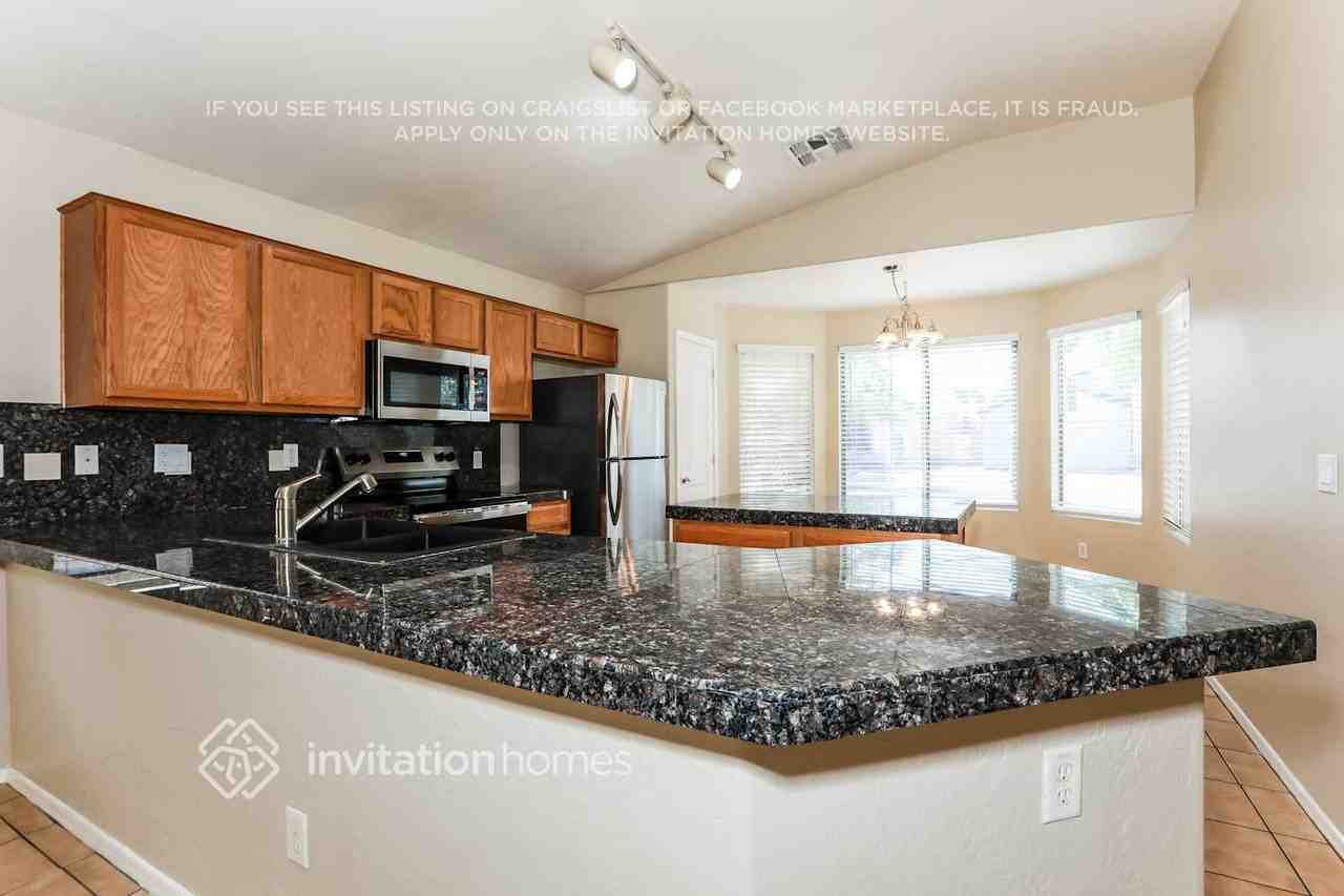 500 E Kent Ave - Photo 7 of 17