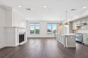 featured image of 936 N High St