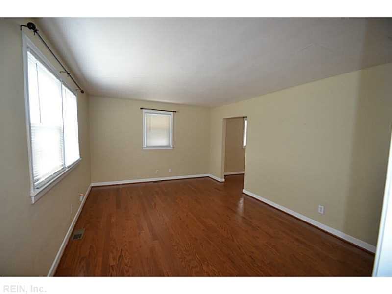 9288 Chelsea Ave - Photo 2 of 20