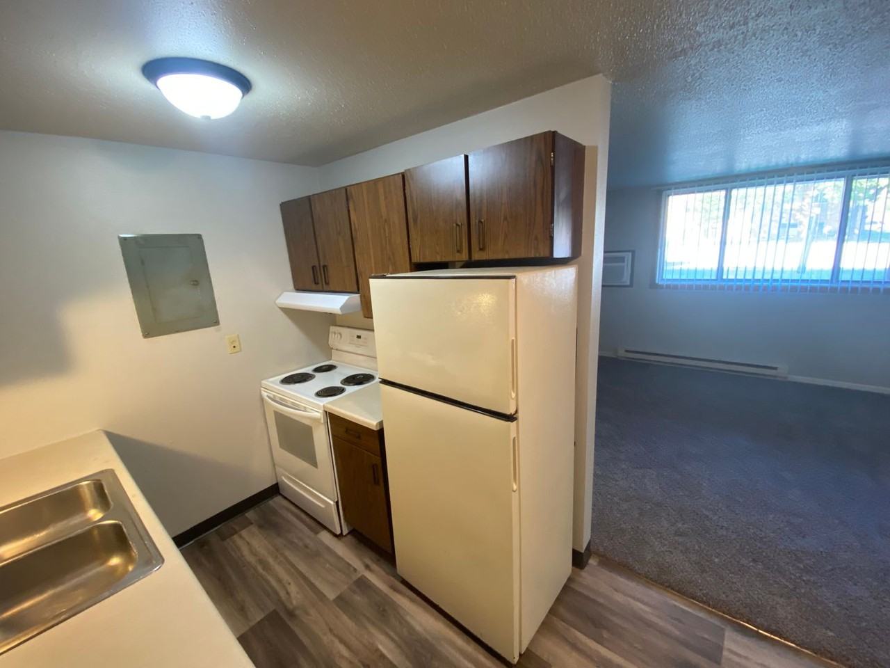 2615 - Photo 5 of 29