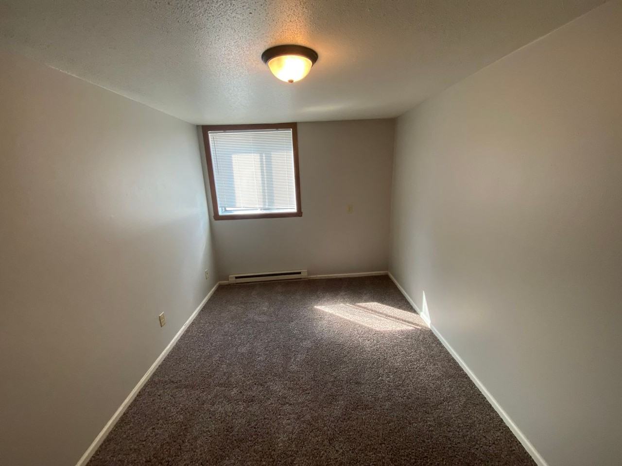 2615 - Photo 7 of 29