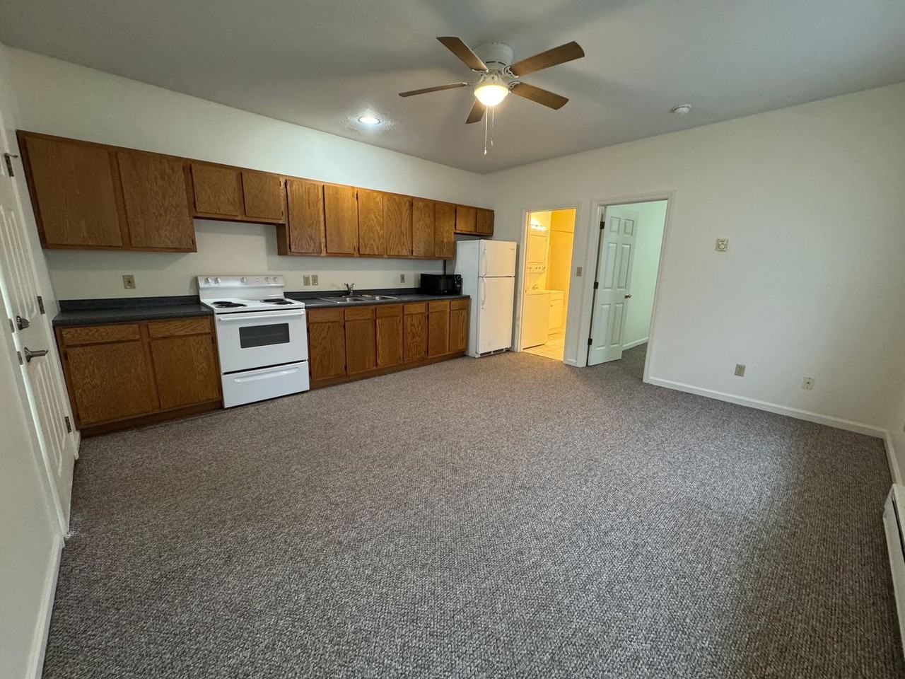 646, 650, 652, 658 Hillwood Dr - Photo 3 of 11