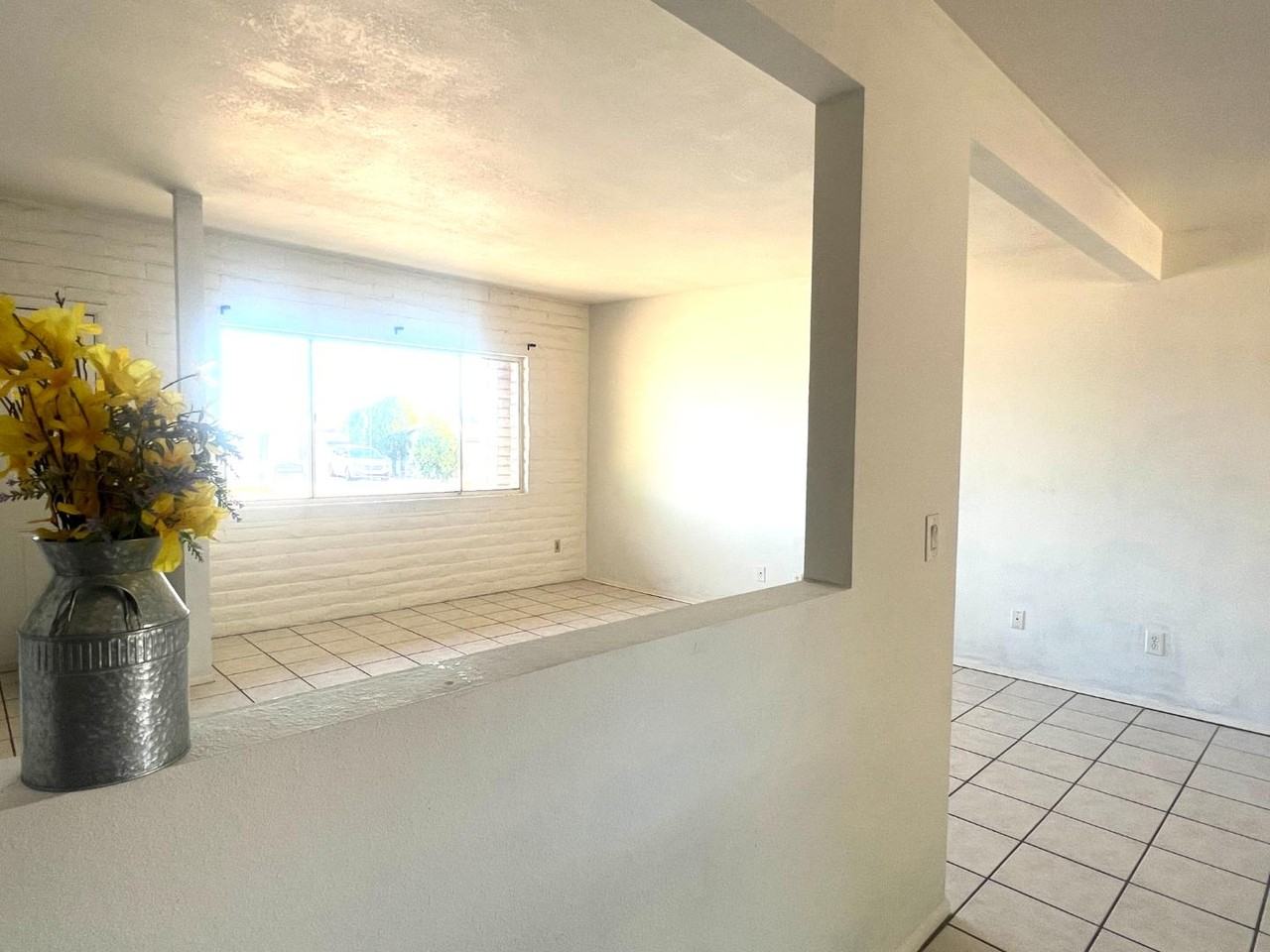 2328 W Las Lomitas - Photo 4 of 20