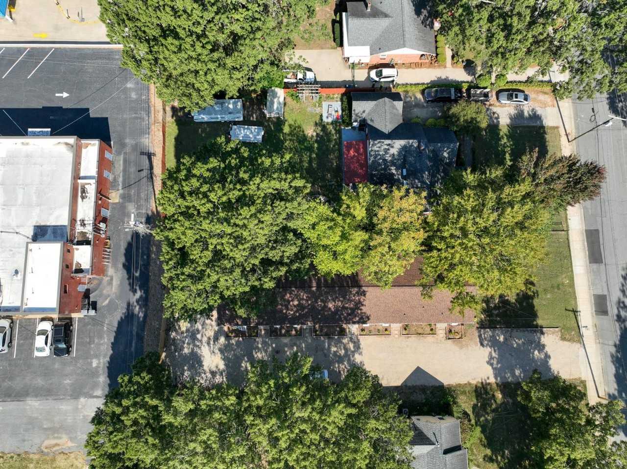 745 Arbor St NE - Photo 4 of 9