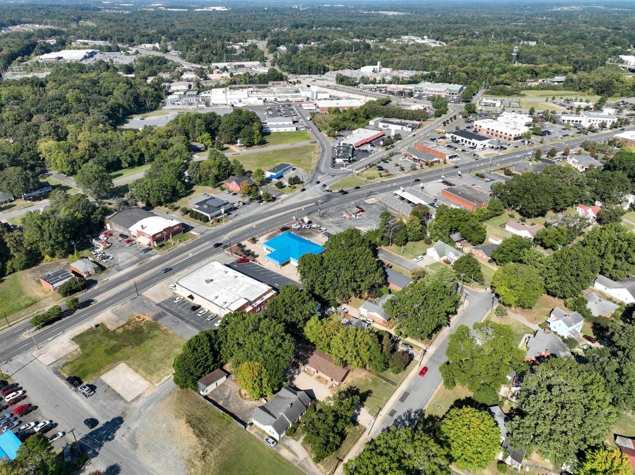 745 Arbor St NE - Photo 7 of 9