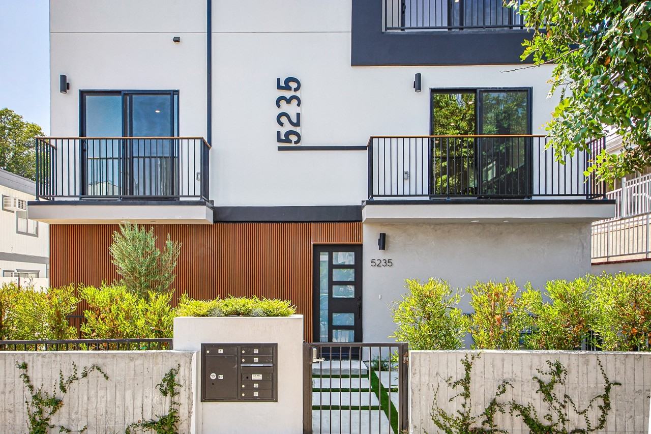 5235 Satsuma Ave - Photo 2 of 10