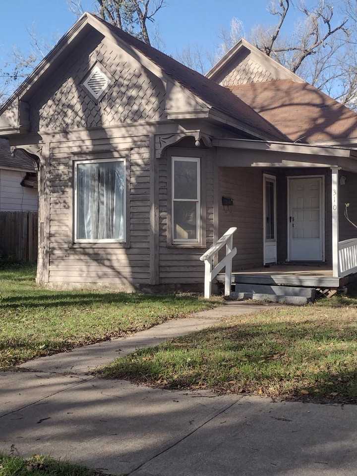 310 E 7th Ave - Photo 2 of 10
