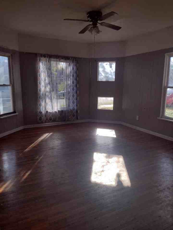 310 E 7th Ave - Photo 3 of 10