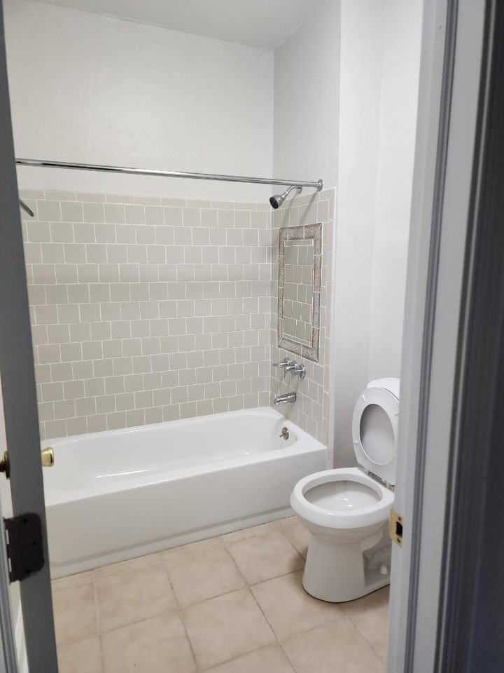 222 S Gilmor St - Photo 6 of 17