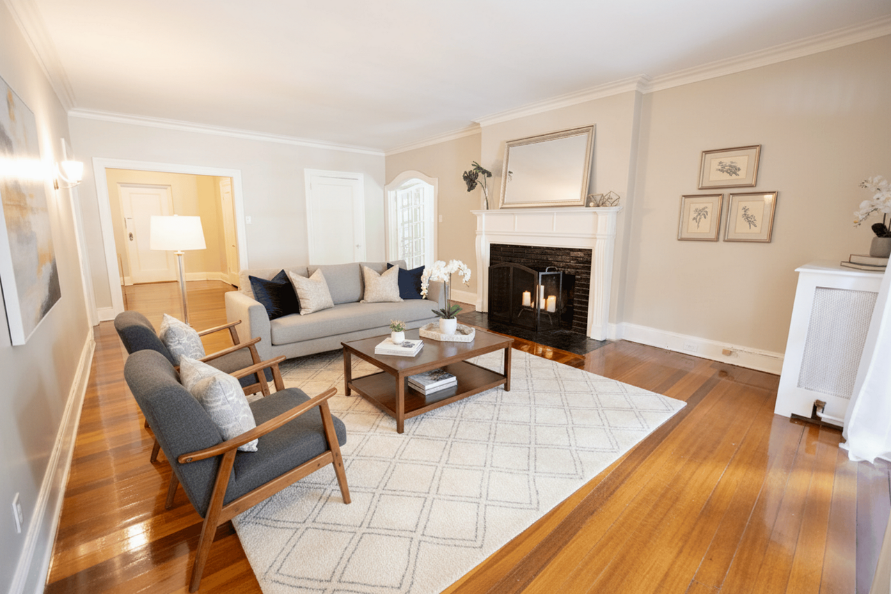 Sevilla Court - Photo 6 of 33