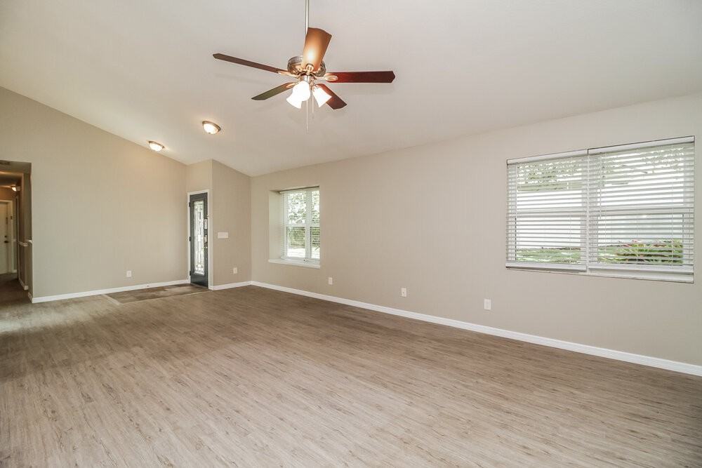 520 Portland Cir - Photo 4 of 16