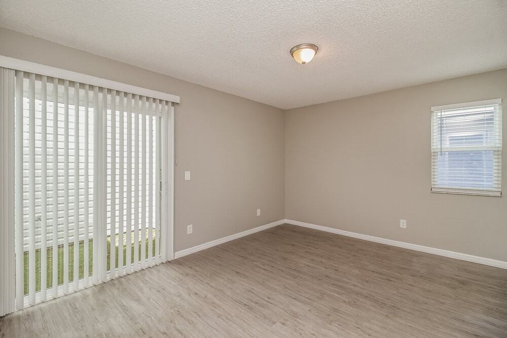520 Portland Cir - Photo 5 of 16