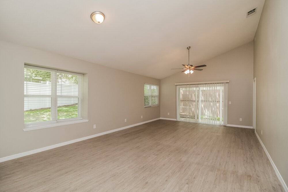 520 Portland Cir - Photo 6 of 16
