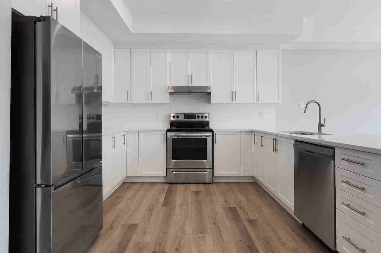 Attached Bungalows - Photo 2 of 28