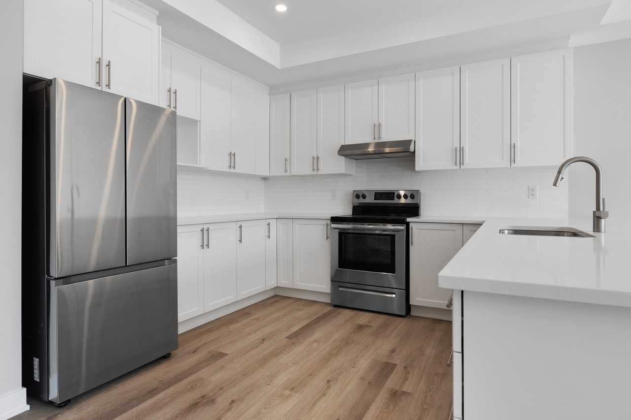 Attached Bungalows - Photo 3 of 28