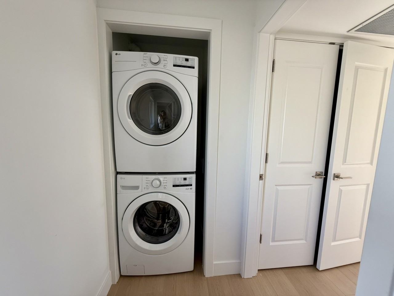 W 37th Ave - Photo 4 of 9