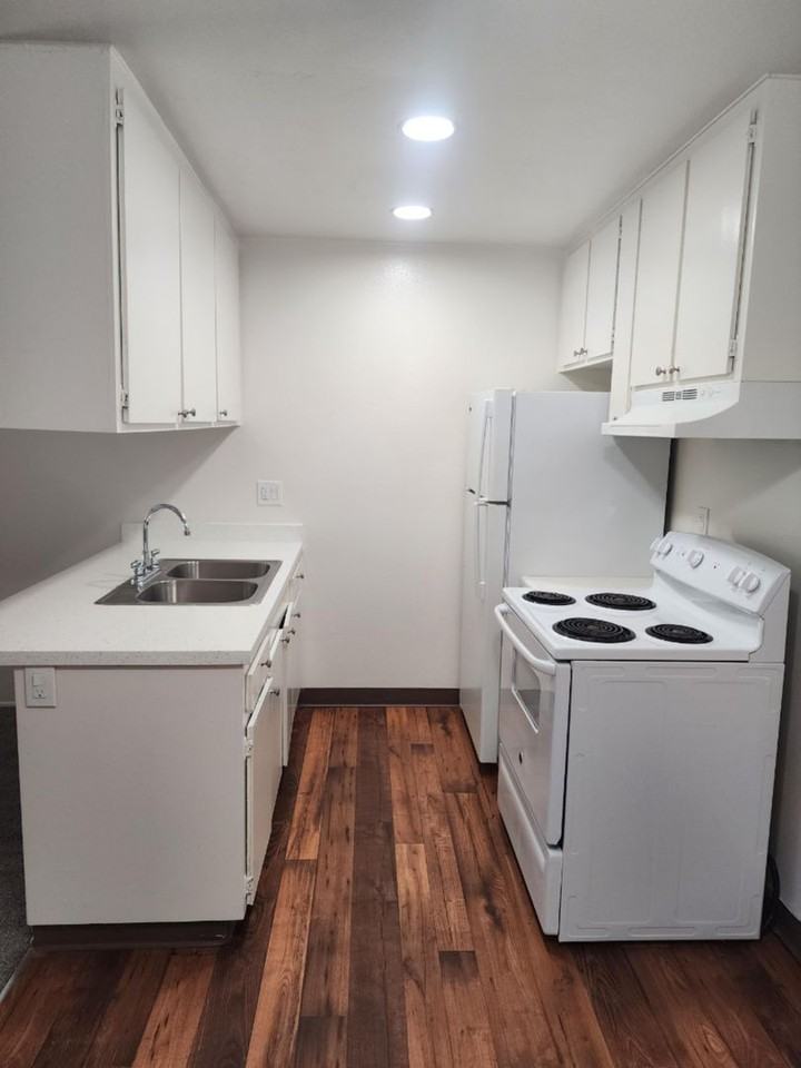 Summit Creek Apartments - Photo 3 of 39