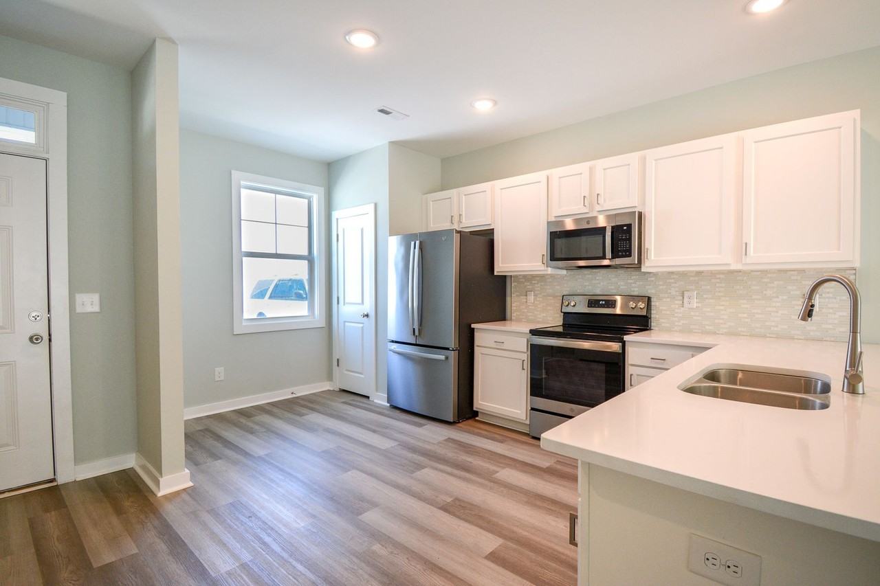 427 Sunfish Lane - Photo 3 of 27