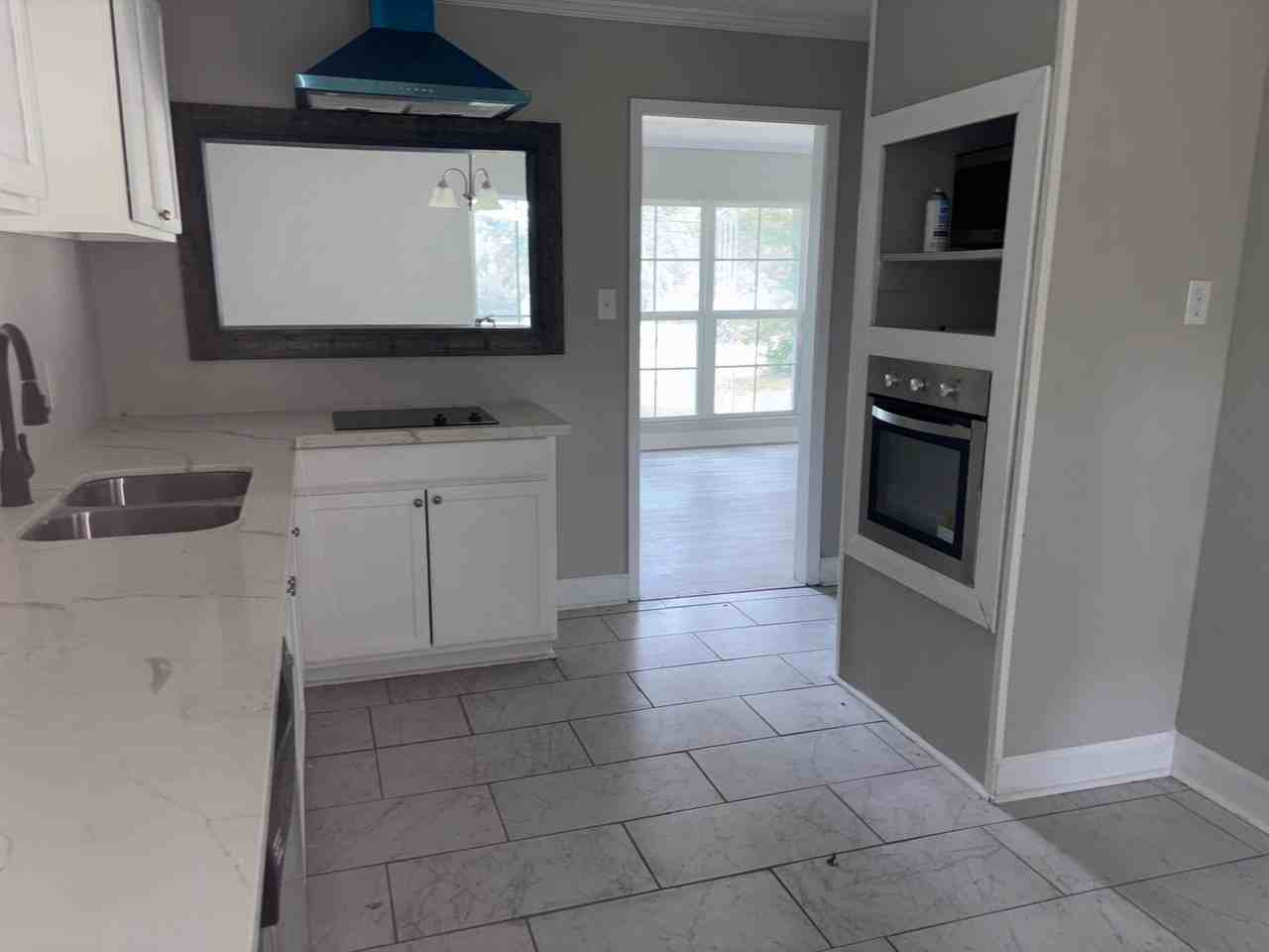 2880 Oak Forest Dr - Photo 2 of 9