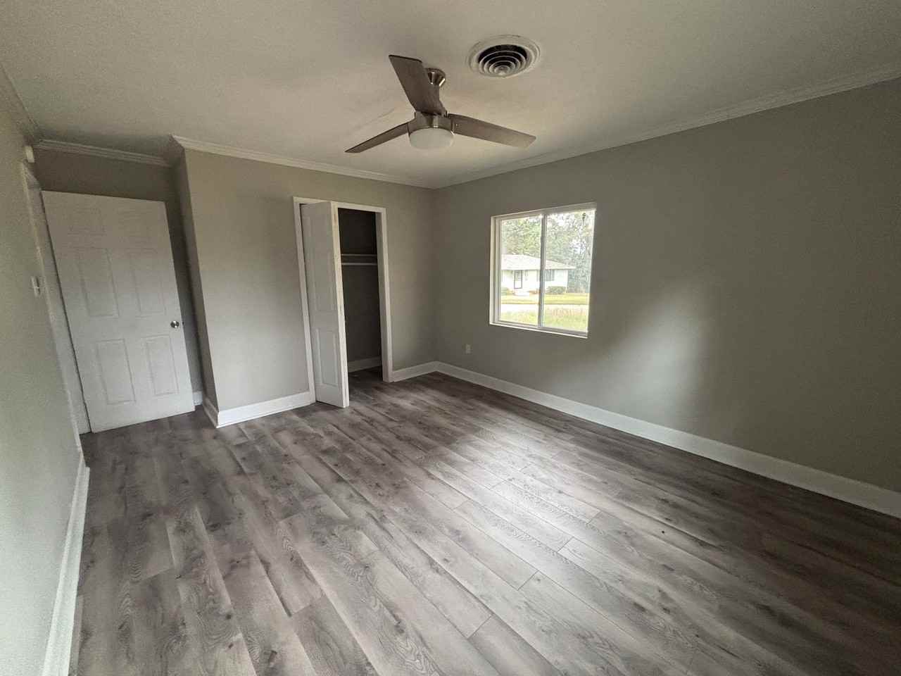 2880 Oak Forest Dr - Photo 5 of 9