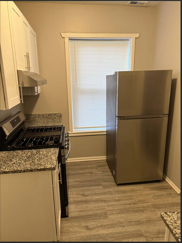 5030 W North Ave - Photo 2 of 6