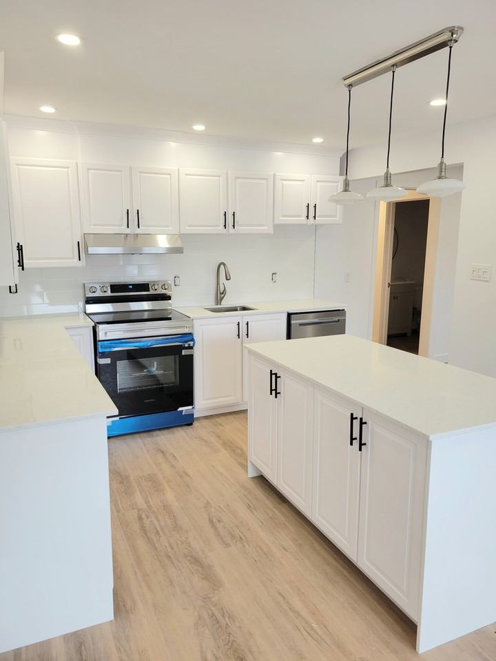 214 Manchester Avenue #1 - Photo 3 of 13