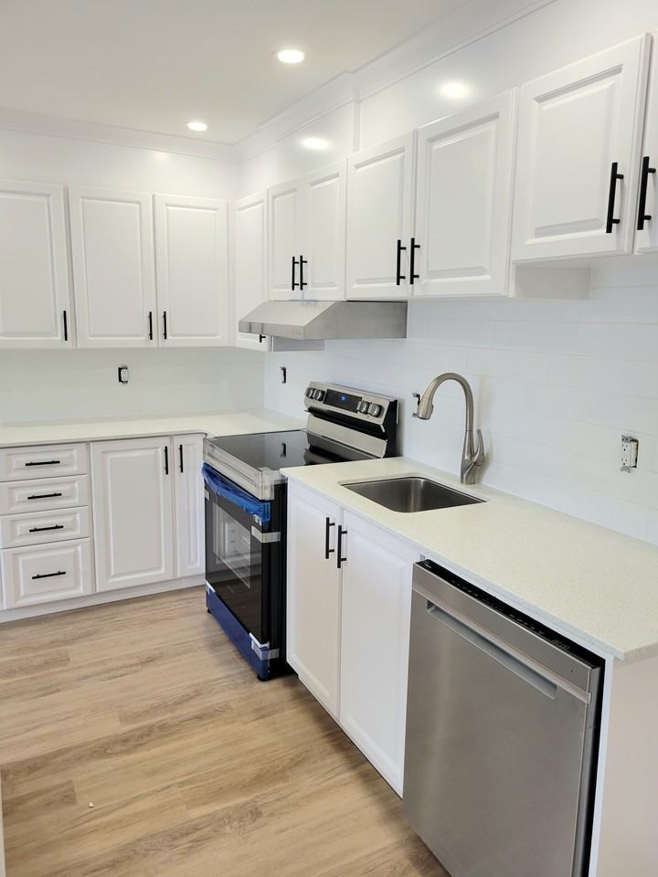 214 Manchester Avenue #1 - Photo 4 of 13