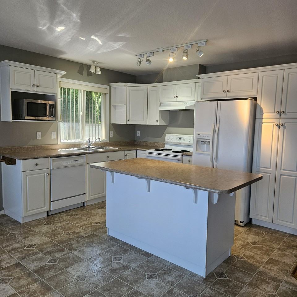 46342 Valleyview Rd #1 - Photo 2 of 16