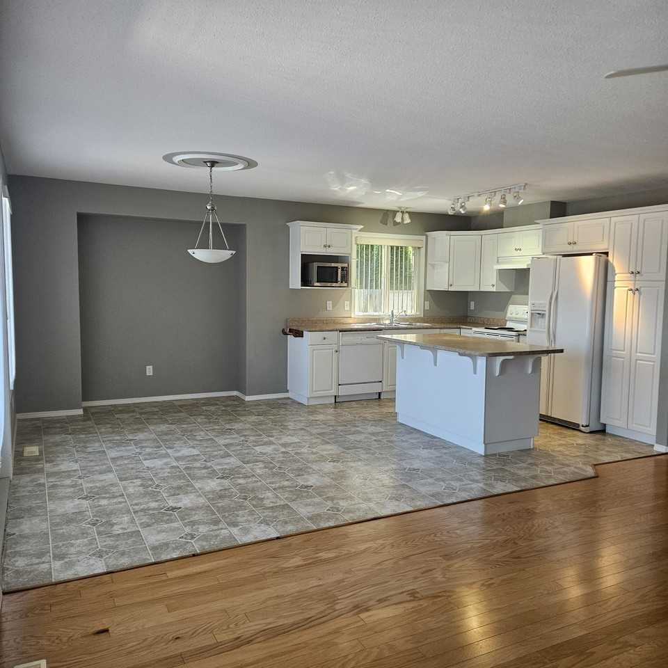 46342 Valleyview Rd #1 - Photo 3 of 16